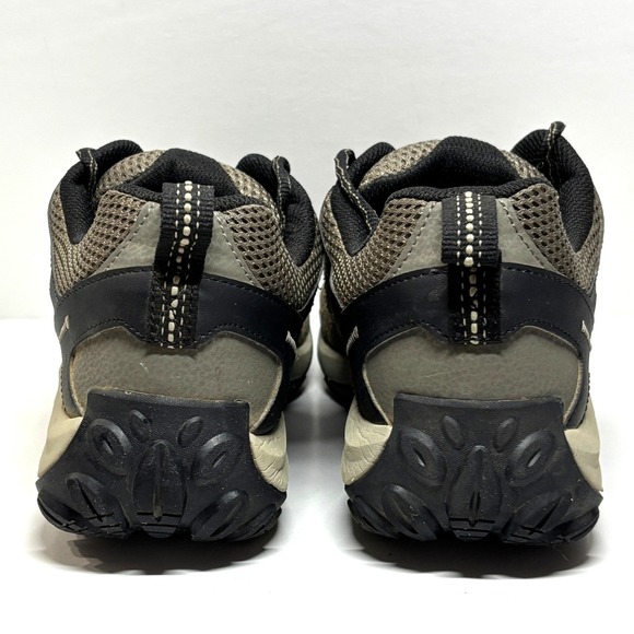 Athletic_Shoes